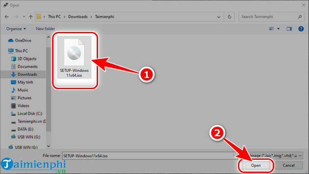 Picture 5 of How to create a Windows 11 installation USB using Rufus and Media Creation Tool.