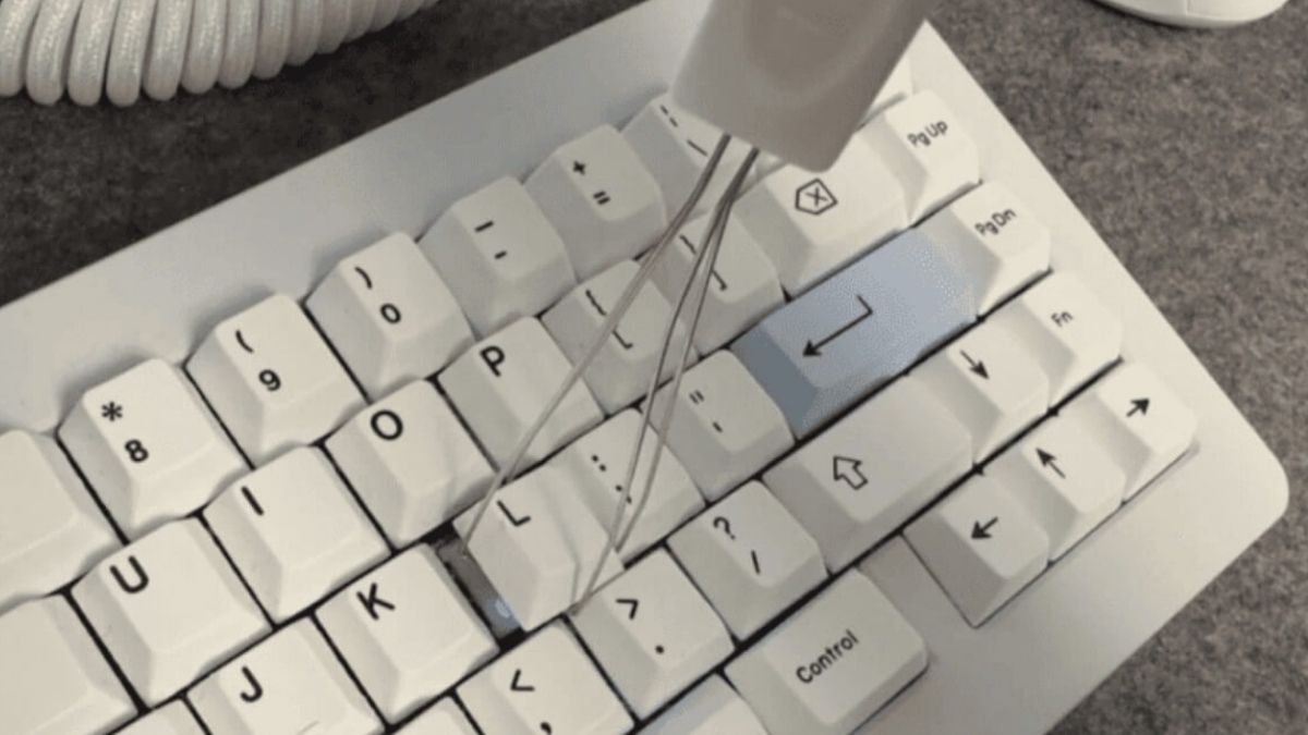Picture 3 of How to easily replace mechanical keyboard switches for beginners.