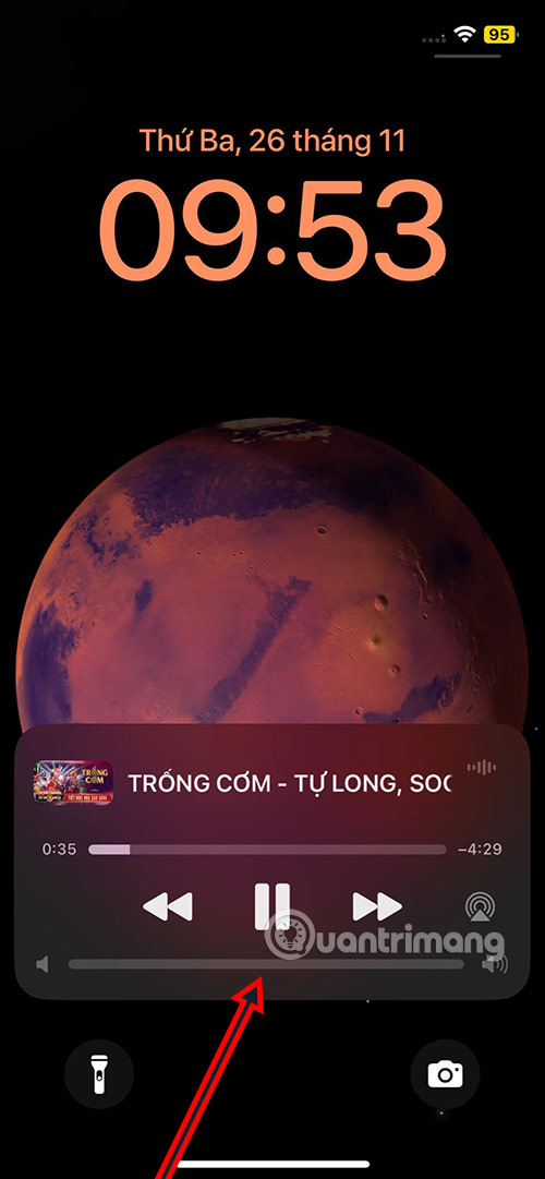 How to enable iPhone lock screen player volume bar Picture 4