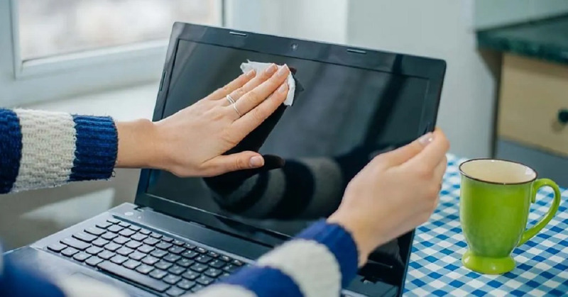 How to fix a wet laptop screen quickly and effectively Picture 4