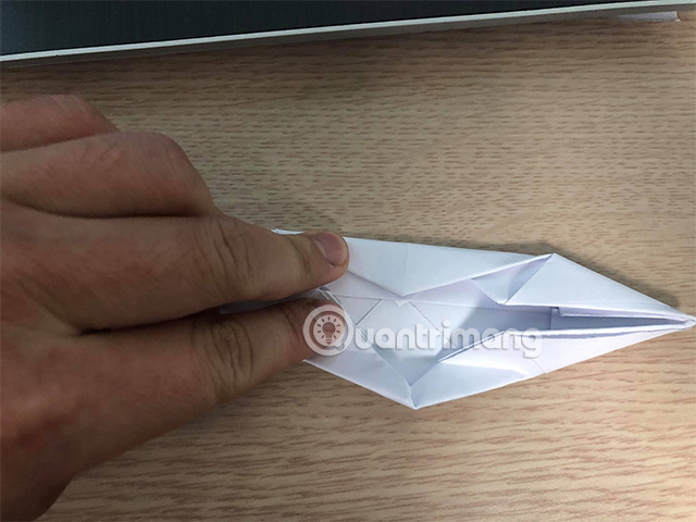 Picture 10 of How to fold a flat-bottomed boat with a canopy.