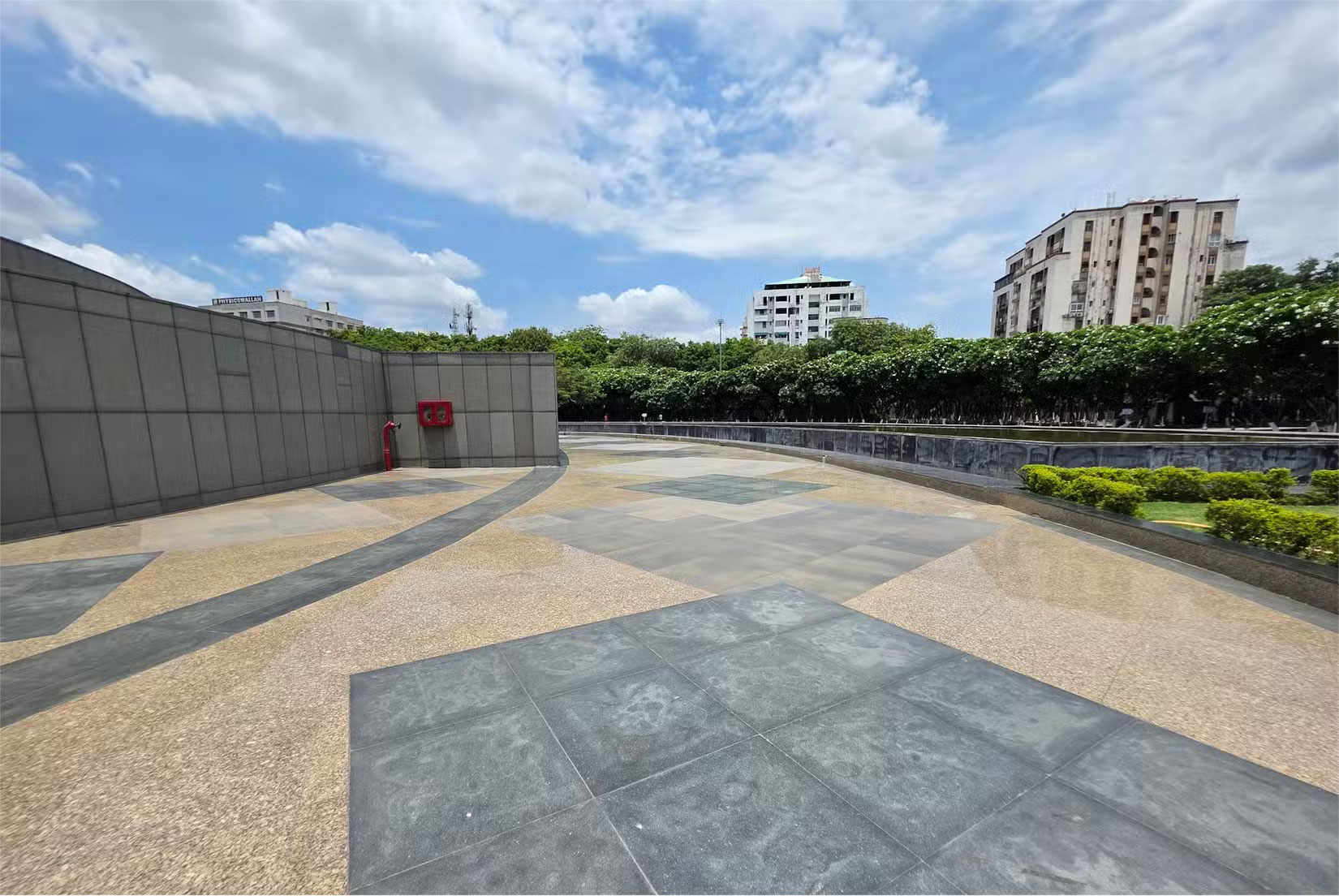 How to Make Your Phone's Ultra Wide Angle Camera Weirdly Awesome Picture 1