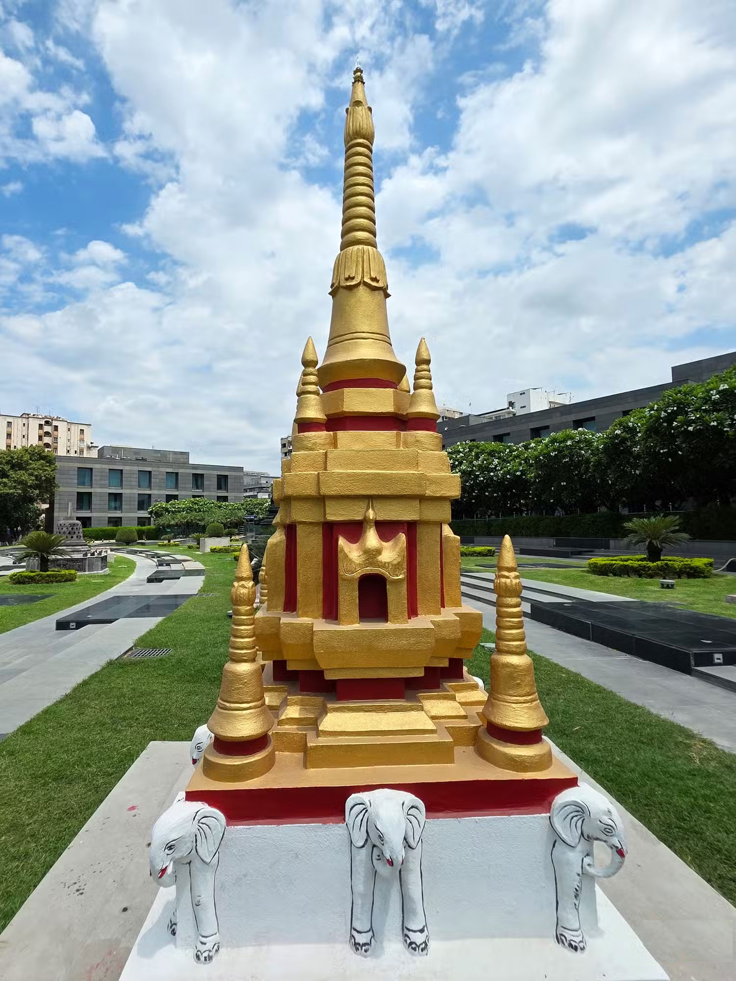 How to Make Your Phone's Ultra Wide Angle Camera Weirdly Awesome Picture 3