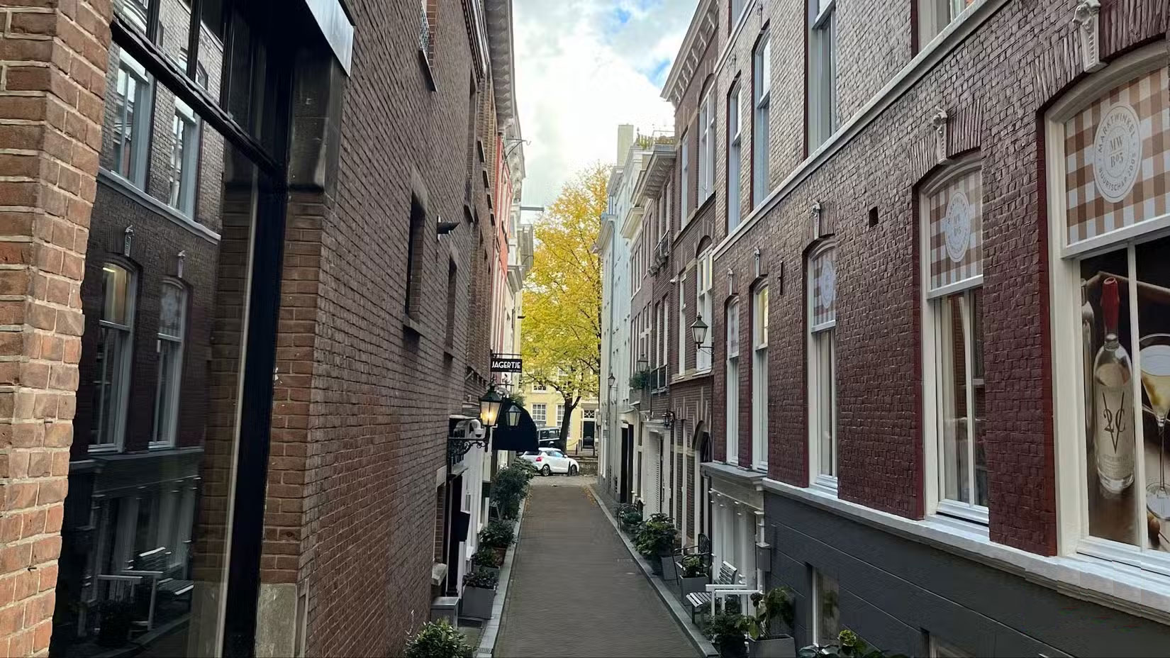 How to Make Your Phone's Ultra Wide Angle Camera Weirdly Awesome Picture 4