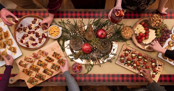 How to organize a fun Christmas party with friends Picture 1