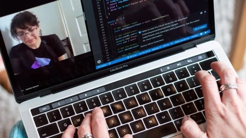 images 14 of How to quickly split the screen on a Windows 10, 11, and macOS laptop.