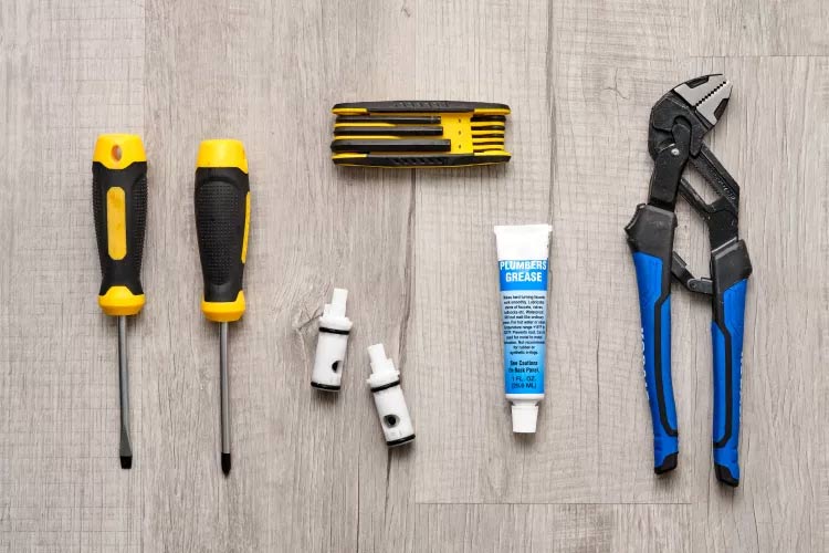 How to fix a leaky two-handle faucet Picture 2