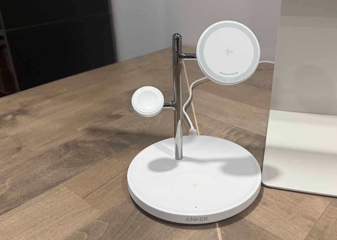 How to set up a MagSafe wireless charging dock for a cleaner desk Picture 3
