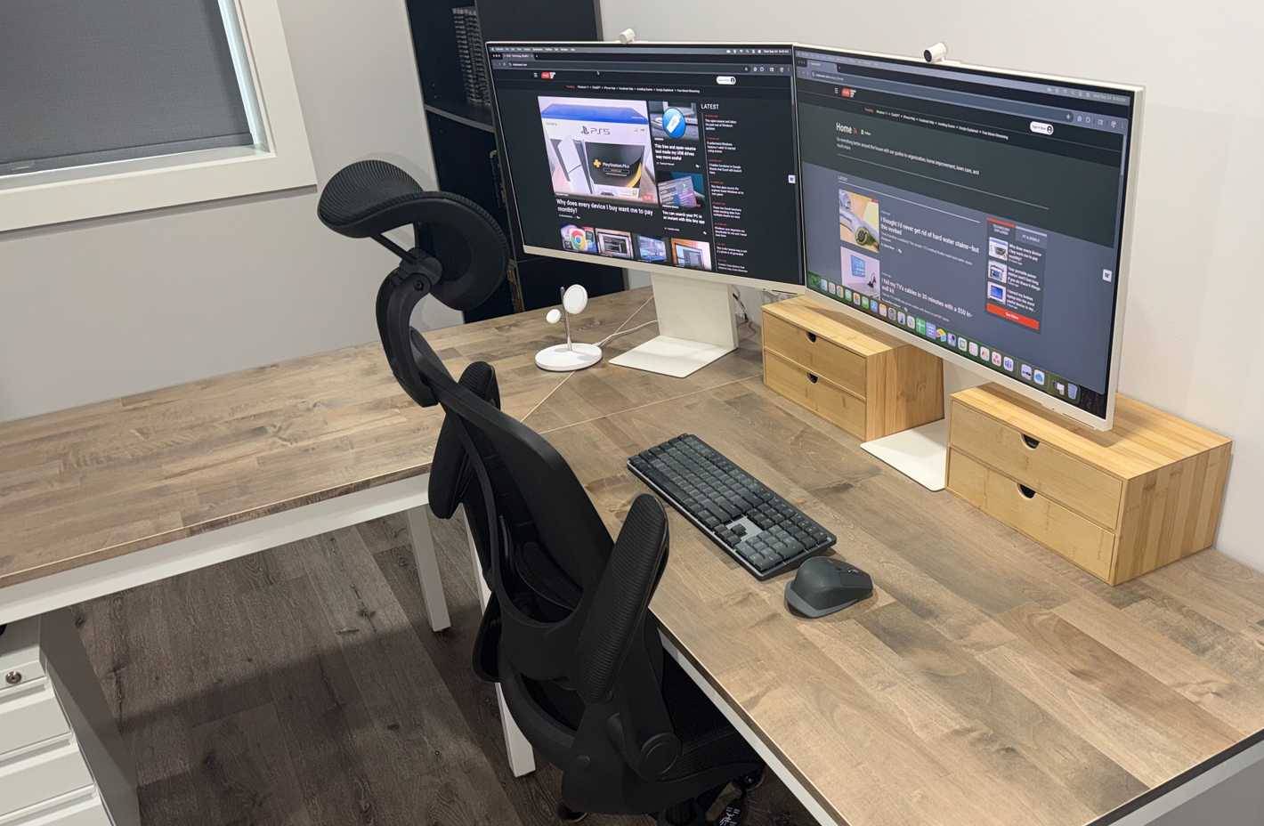 How to set up a MagSafe wireless charging dock for a cleaner desk Picture 4