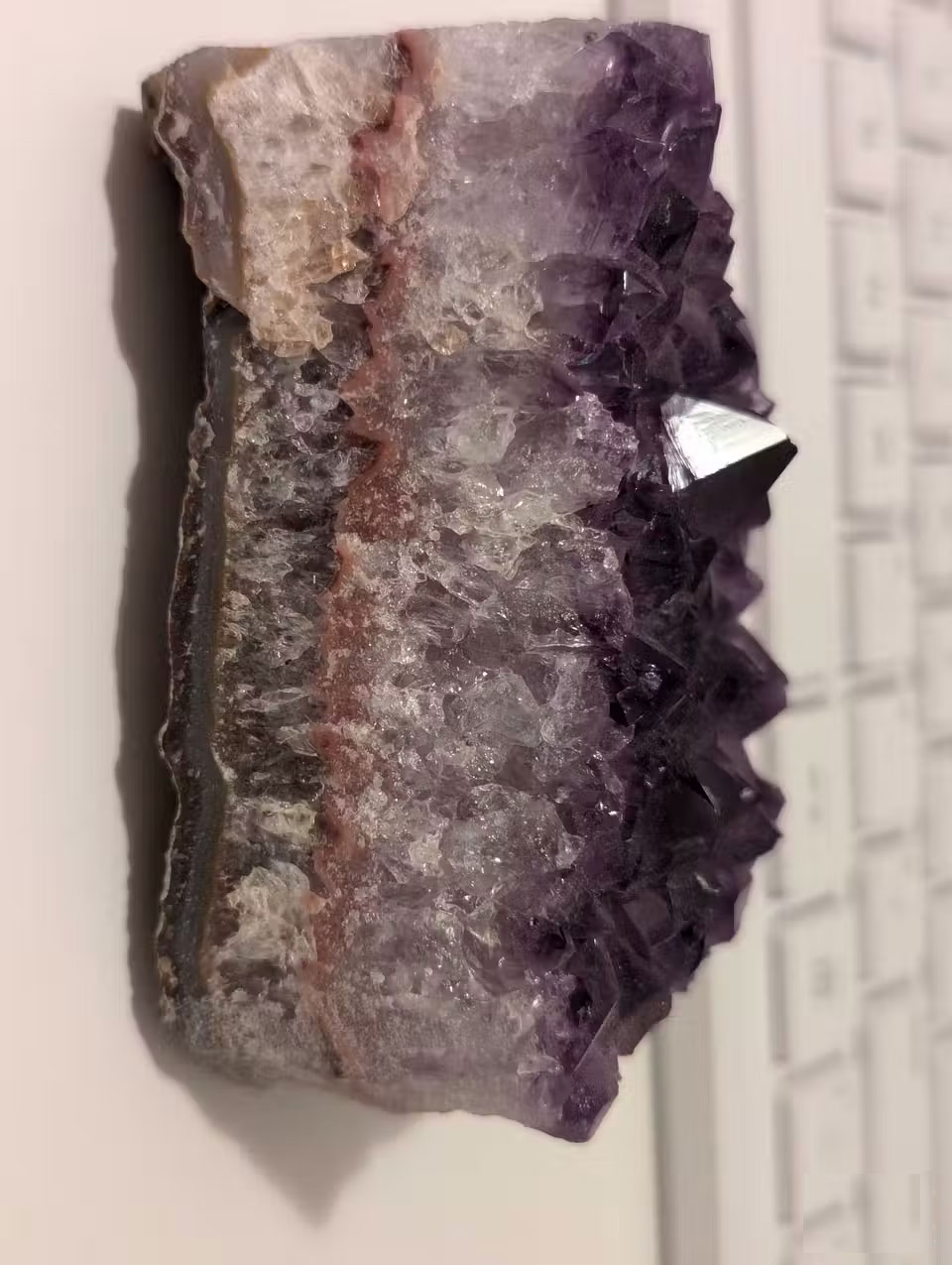 How to use abstract images to create phone wallpapers Picture 3