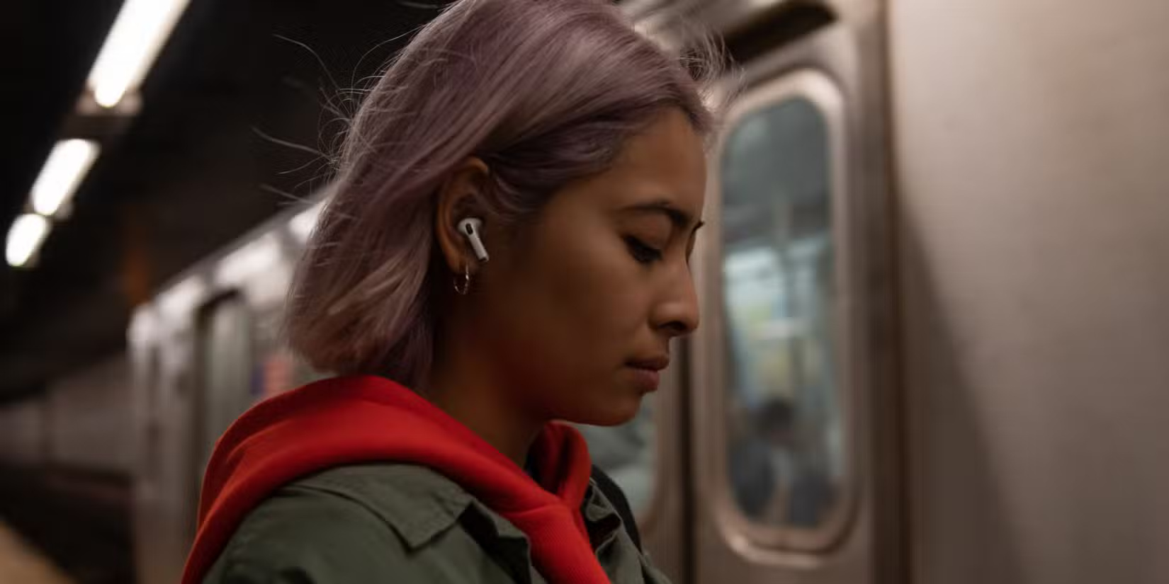 How to use Conversation Awareness and Live Listen on AirPods Picture 1