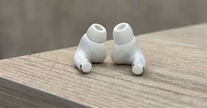 How to use Conversation Awareness and Live Listen on AirPods Picture 2