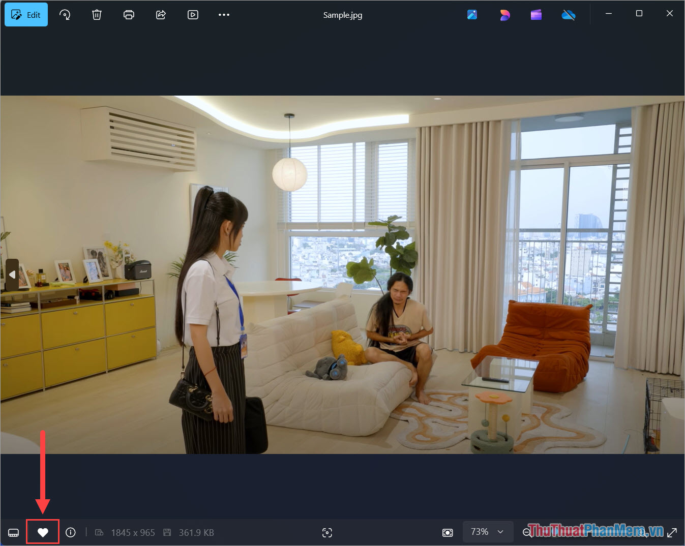 How to view favorite photos on Windows 11 computer Picture 3