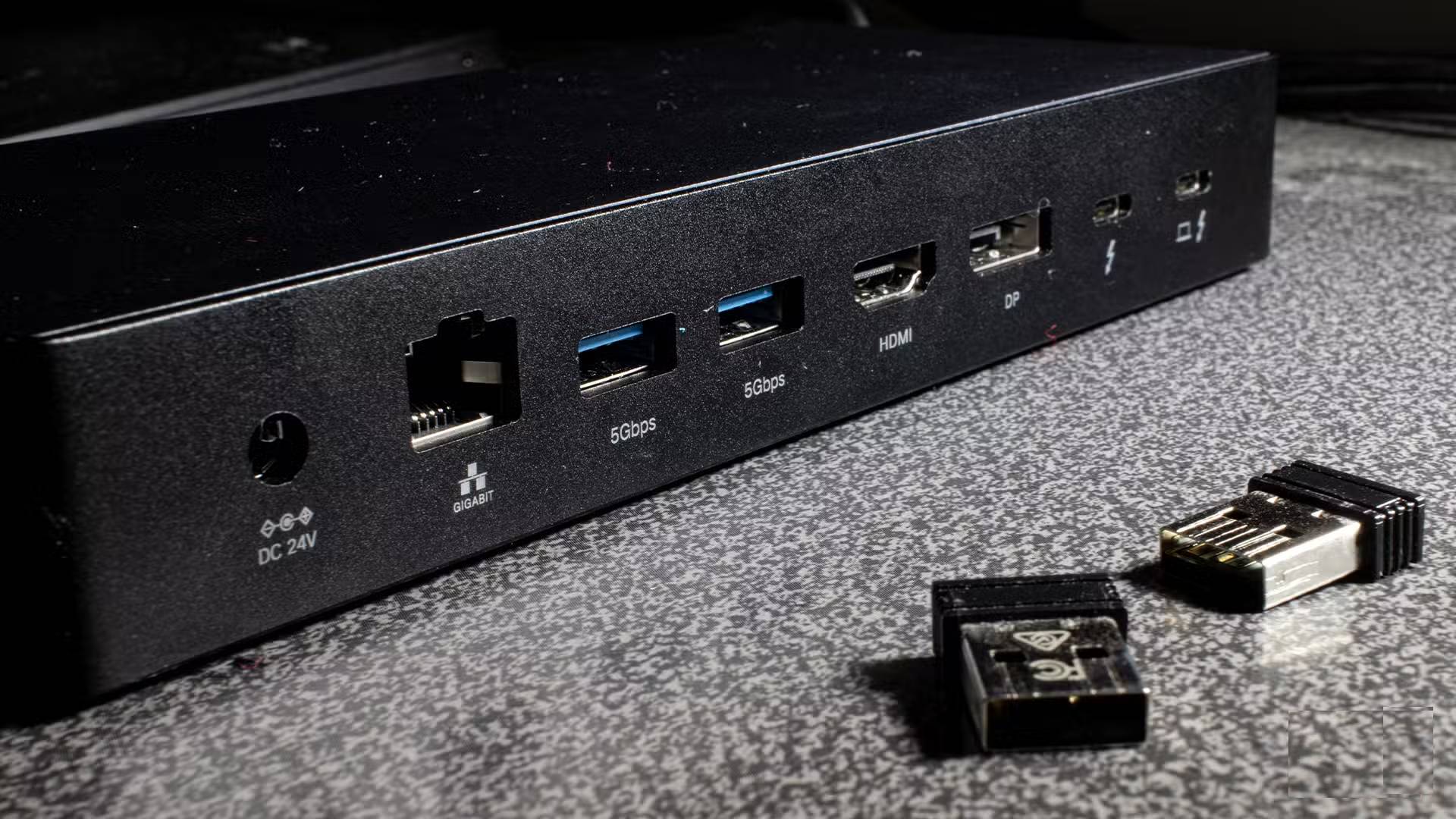 What do the symbols on the USB ports mean? Picture 3