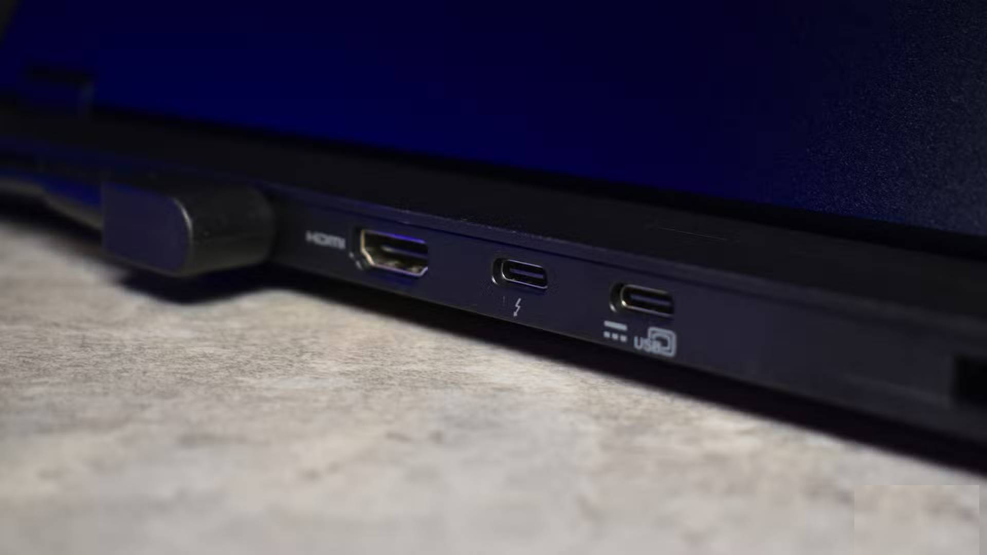 What do the symbols on the USB ports mean? Picture 5