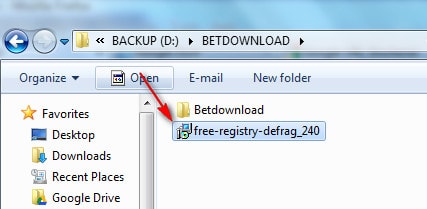 Picture 2 of Install and use Free Registry Defrag to defragment your hard drive.