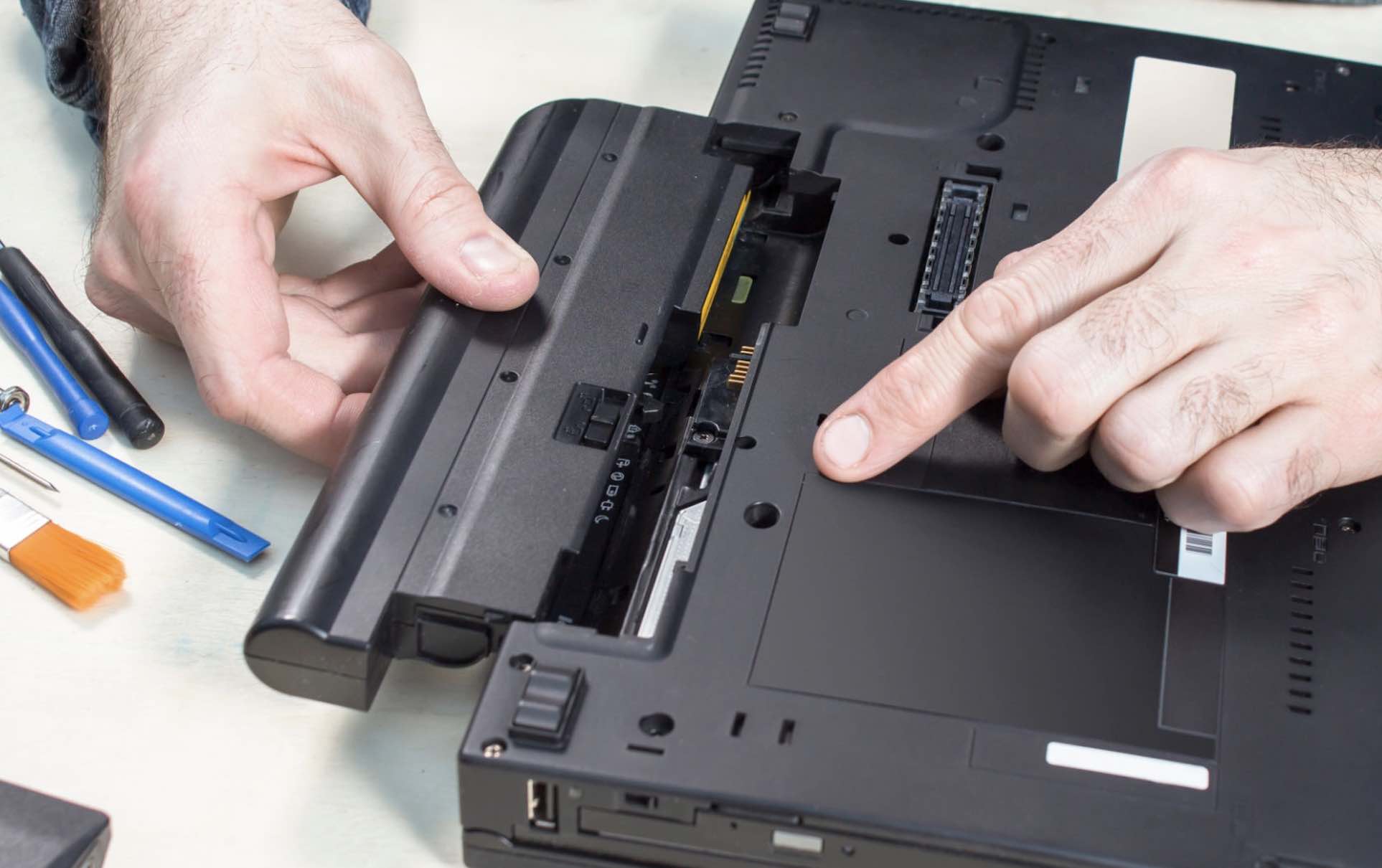 Instructions for Checking Laptop Battery Quickly and Effectively at Home Picture 1
