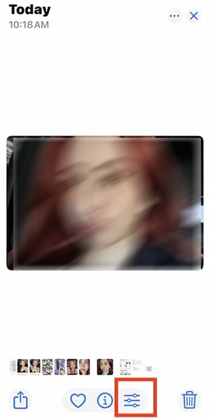 Instructions for deleting objects in photos on iOS 18 Picture 1