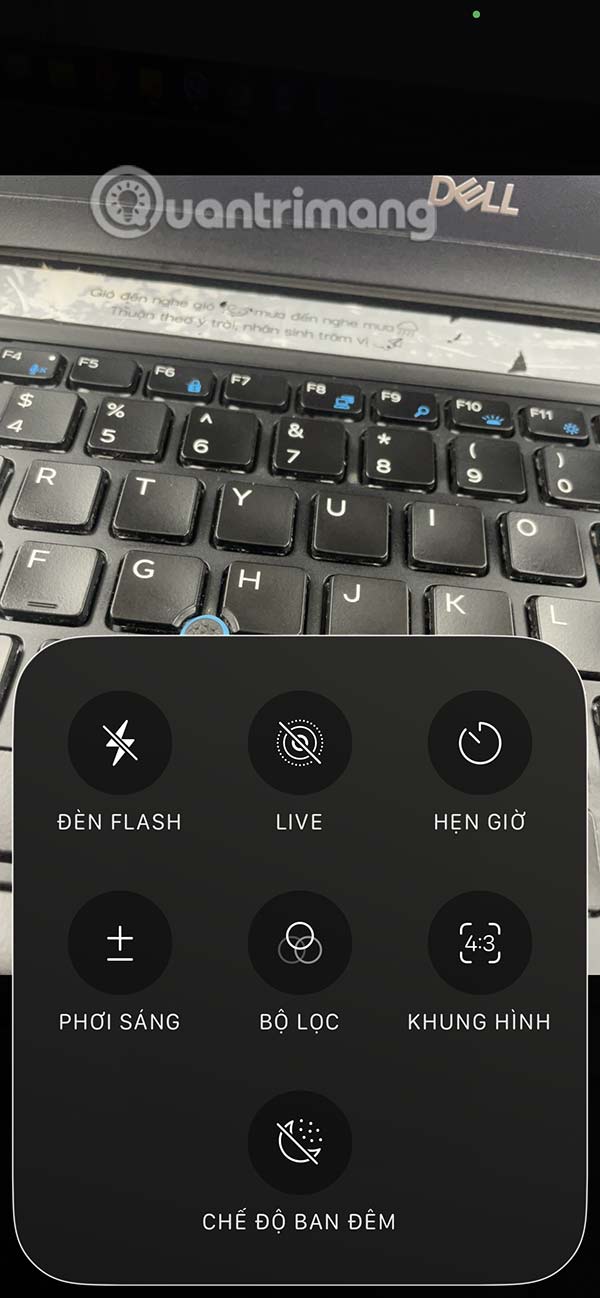 Instructions for displaying control icons in iPhone Camera Picture 2