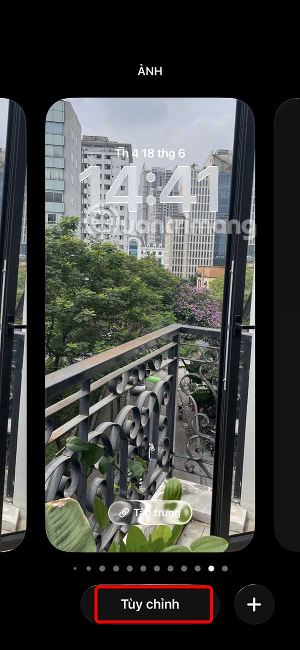 Instructions to enlarge iPhone lock screen clock Picture 1