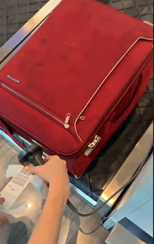 Instructions for automatic baggage check-in without queuing Picture 12