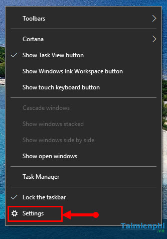 Instructions for setting up and hiding labels on the Windows 10 Taskbar Picture 1