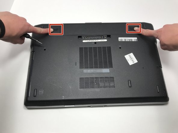 Instructions on how to remove laptop battery very easily without damaging the battery! Picture 1