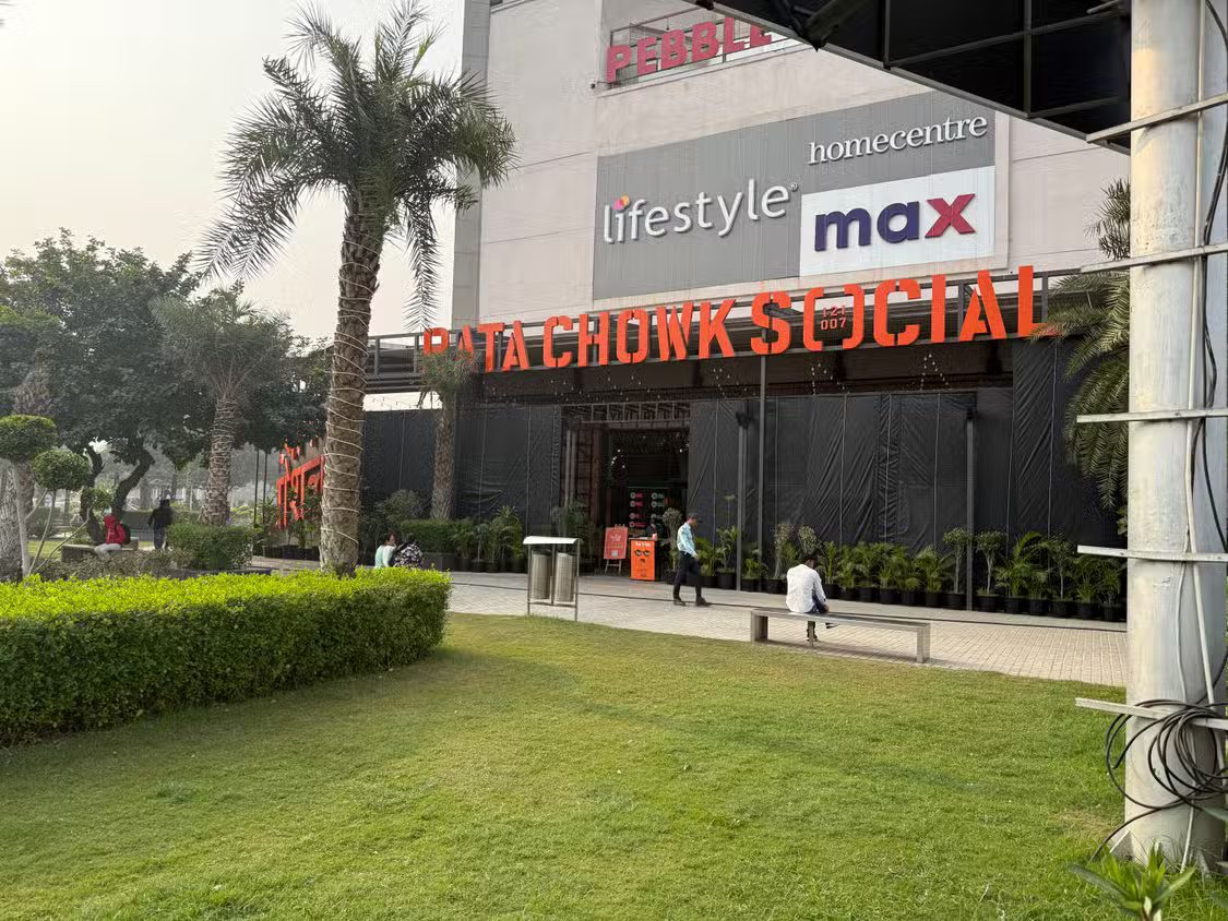 iPhone 16 Pro vs Pixel 9 Pro Camera Comparison Picture 8