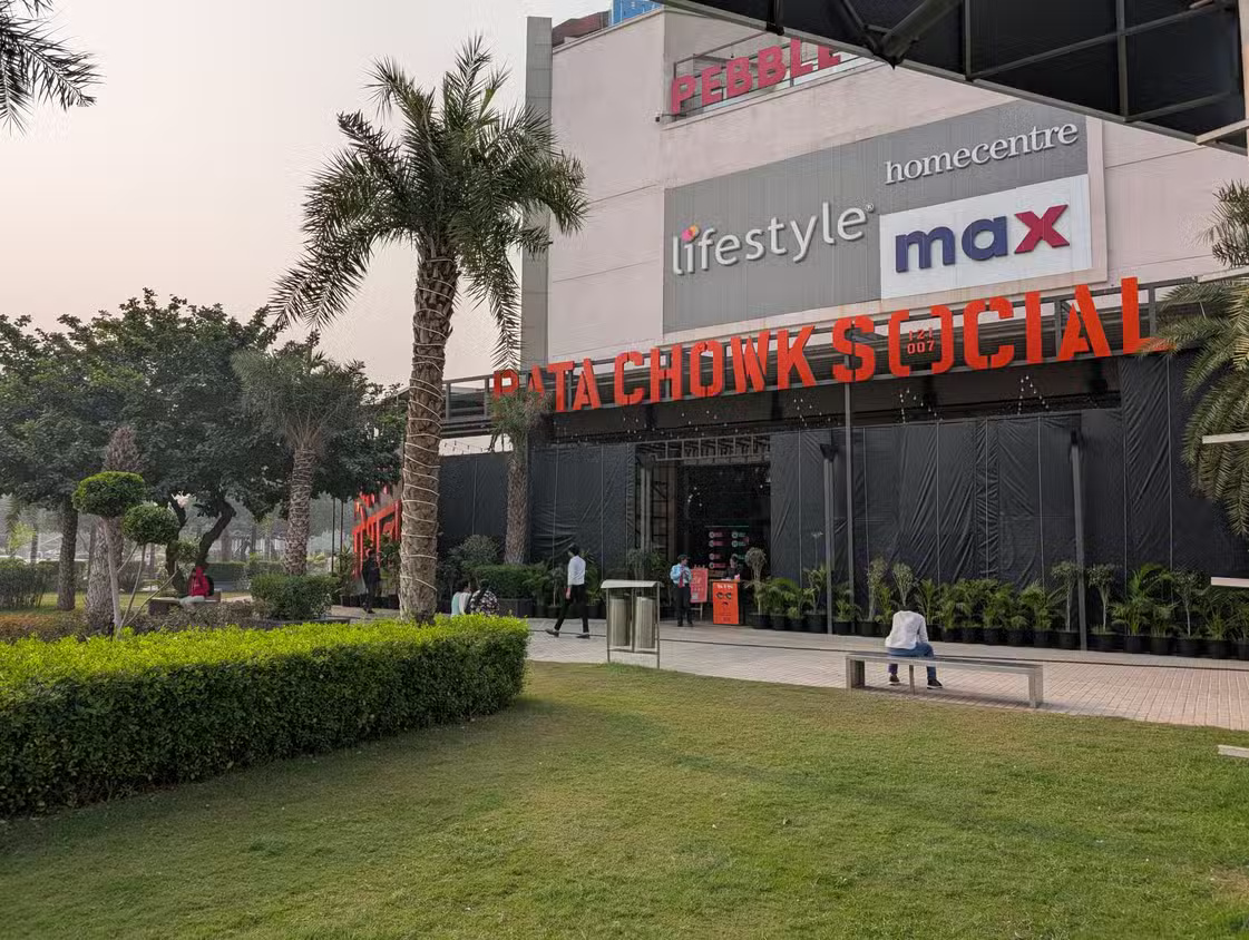 iPhone 16 Pro vs Pixel 9 Pro Camera Comparison Picture 9