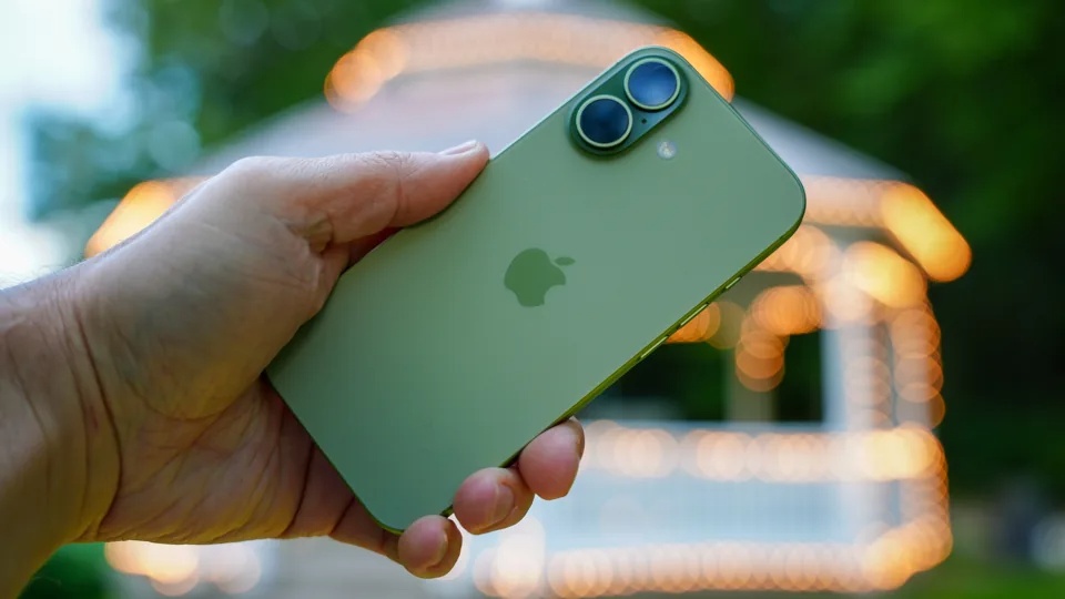 iPhone 17 details Picture 1