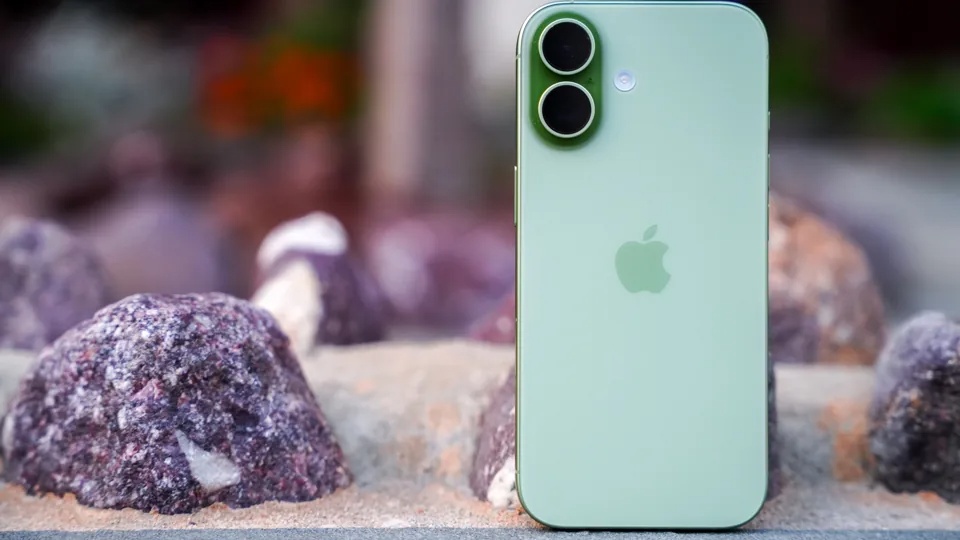 iPhone 17 details Picture 2