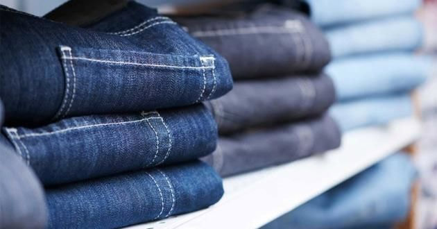Levi's CEO hasn't washed jeans in 10 years, so how often should you wash jeans? Picture 1