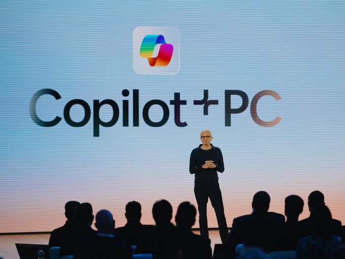 Microsoft 'declared war' on Apple Picture 1