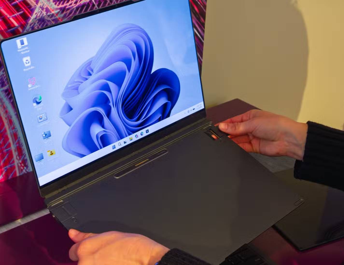 Lenovo's modular design concept is the dream dual-screen laptop for many people. Picture 6