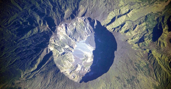 Natural disasters so devastating that you think they only happen in movies Picture 1