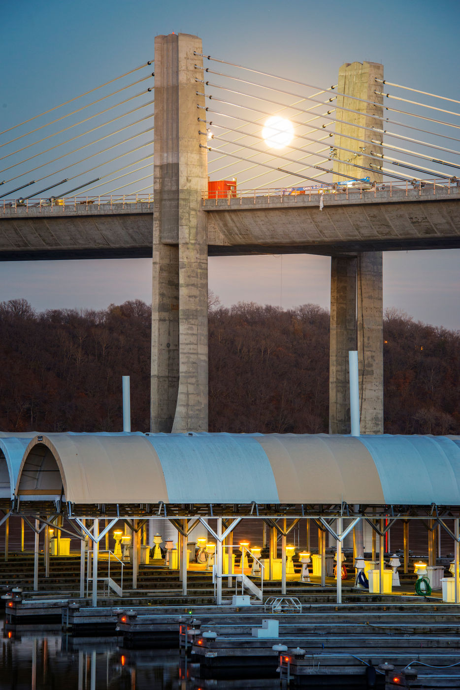 Picture 15 of Stunning photos of the supermoon from all over the world.