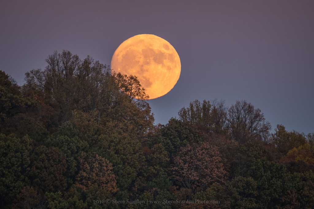 Picture 18 of Stunning photos of the supermoon from all over the world.