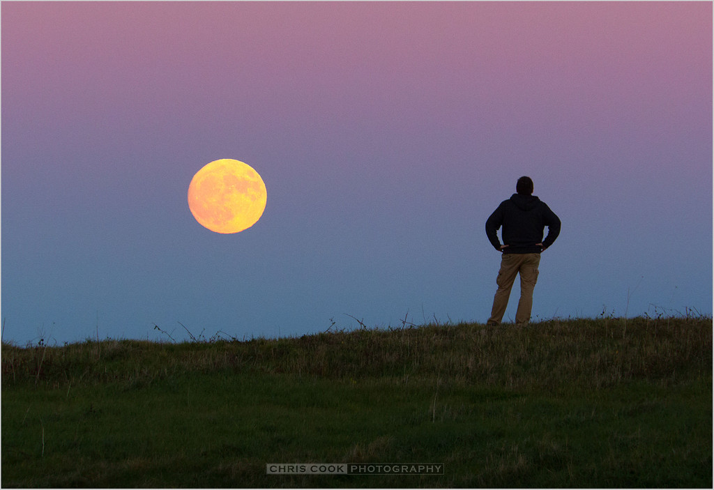 Picture 3 of Stunning photos of the supermoon from all over the world.
