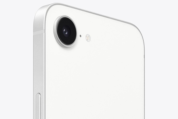 Quick review of the 'sassy' iPhone 16e Picture 3