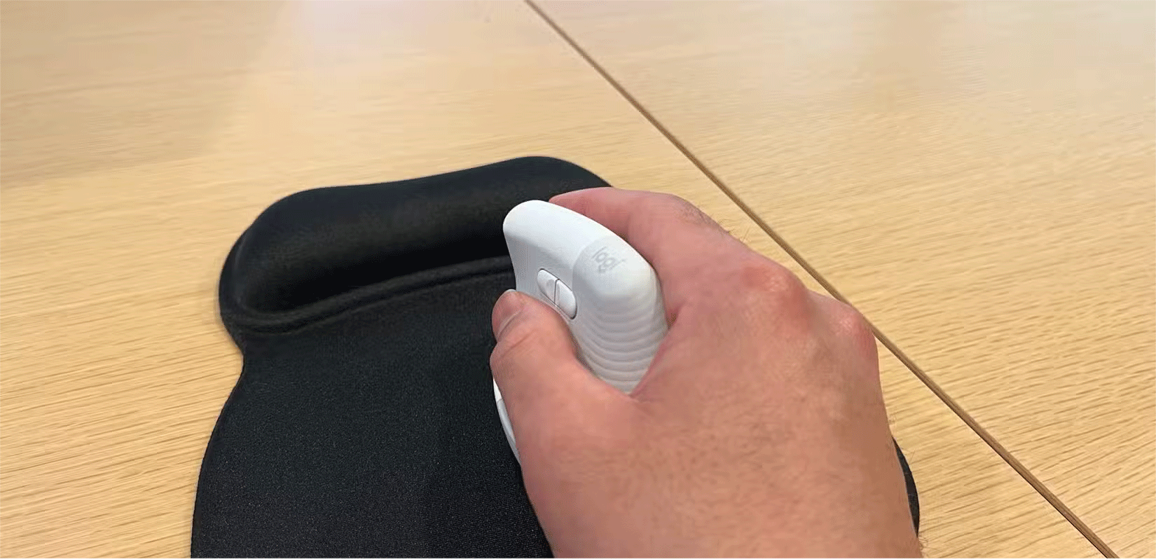 Reasons to buy a wireless mouse for your laptop, instead of using a useless trackpad Picture 3