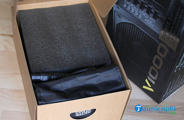 Picture 2 of Review of the Cooler Master V1000 1000W power supply