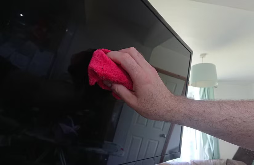 Simple maintenance tips to extend the life of your Smart TV Picture 1