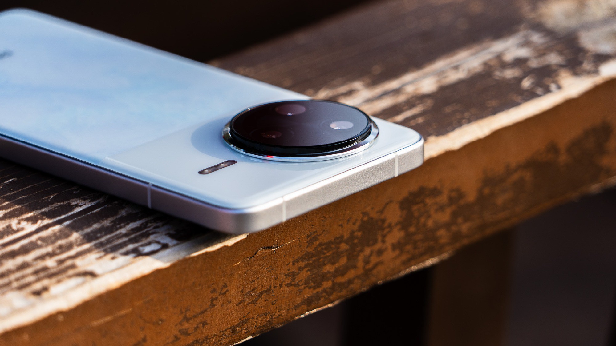 Smartphone with luxurious design, gaming performance, cheap and easy to buy Picture 4