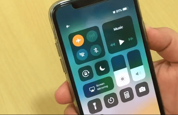 Solve the error of not being able to turn off Airplane mode on iPhone Picture 3