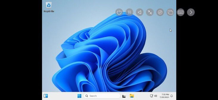 Successfully installed Windows 11 on iPhone 15 Pro Picture 3