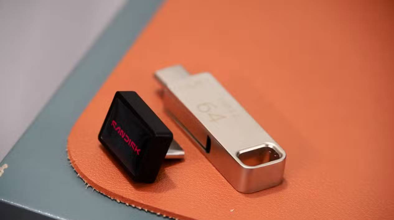 Thanks to this simple, inexpensive accessory, you'll never have to worry about running out of storage space on your laptop again! Picture 1