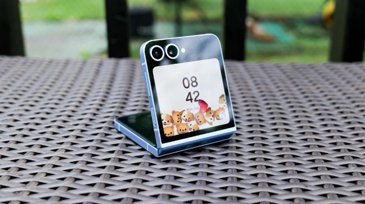 The best foldable smartphones in 2025 Picture 6