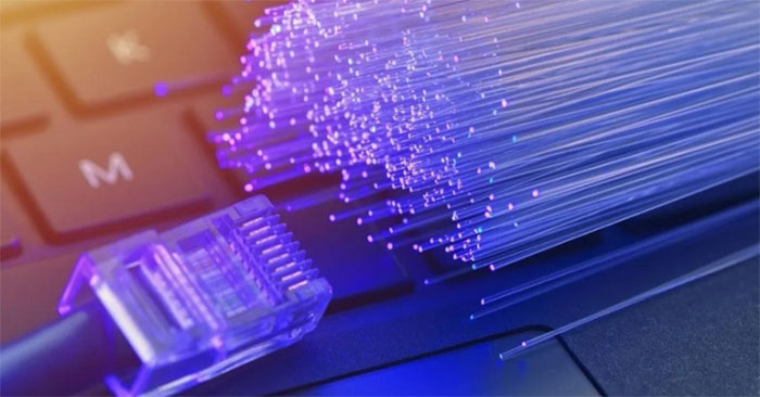 The chip can transmit all the Internet data every second, 1.84 petabits/s Picture 1