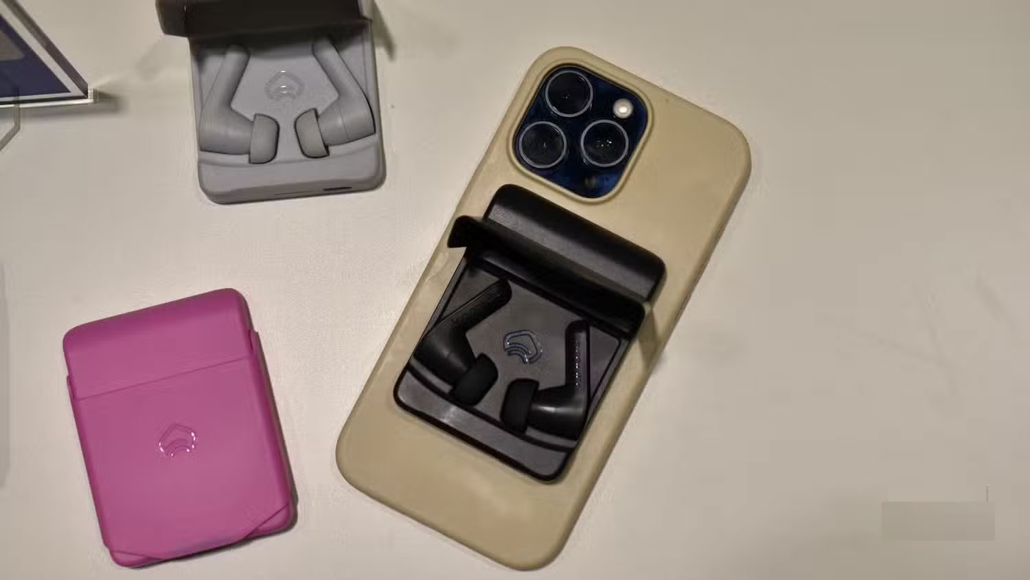 The world's first MagSafe headphones that attach to the back of the iPhone Picture 2