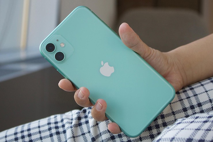 The iPhone is over 5 years old and many people are still willing to use it for a while longer. Picture 2